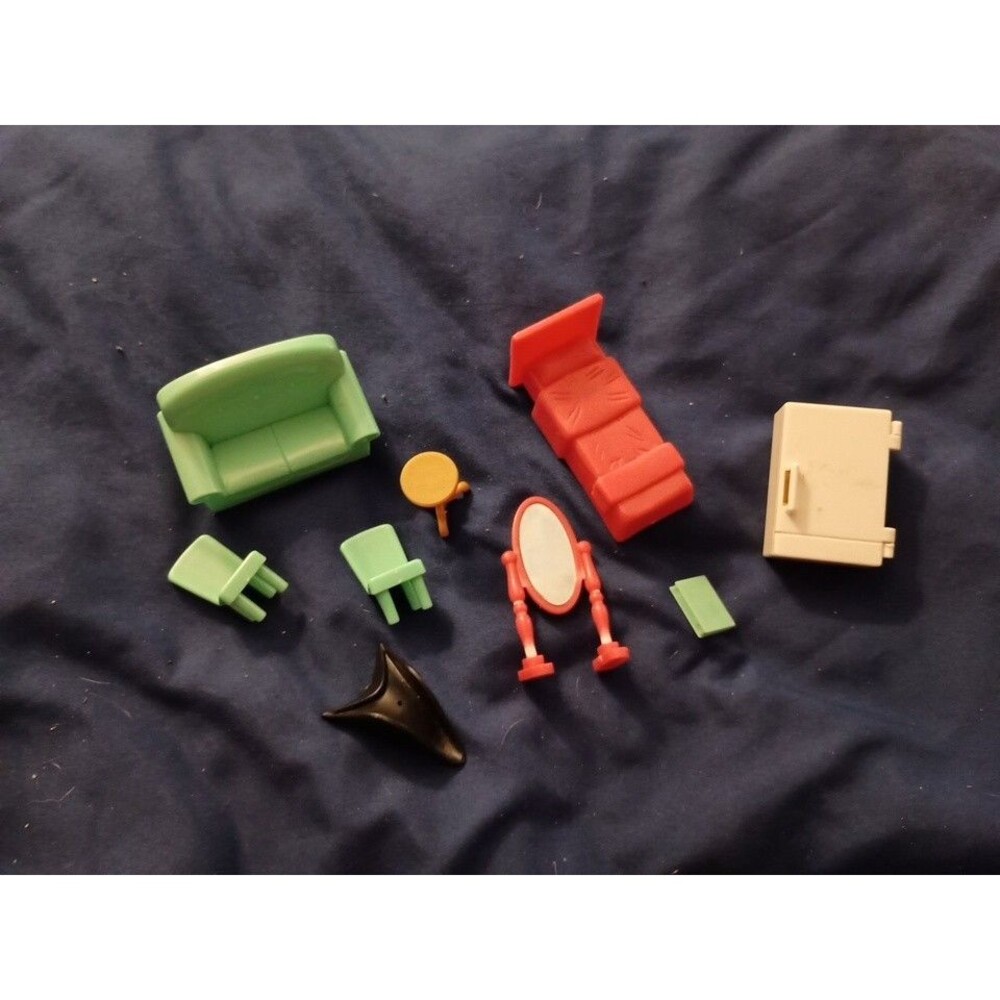 2010 Olivia Pig Playhouse Furniture Figure Accessories Replacement
